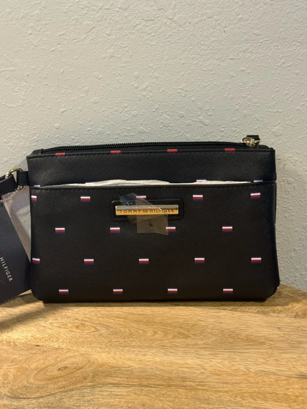 Tommy Hilfiger Black Wristlet with Flag Dot Print NWT - Picture 7 of 10